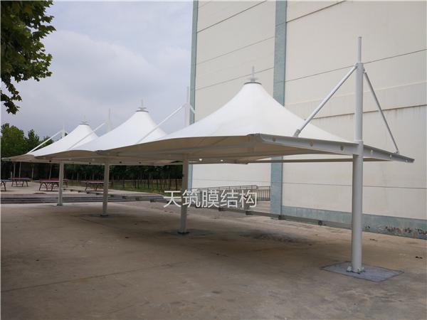 嵩陽(yáng)中學(xué)電動(dòng)車(chē)車(chē)棚